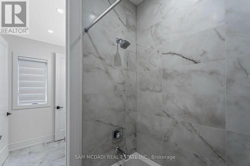 1080 Roosevelt Road, Mississauga, ON - Indoor Photo Showing Bathroom