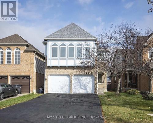 2912 Gardenview Crescent, Mississauga, ON - Outdoor With Facade