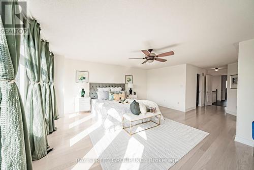 2912 Gardenview Crescent, Mississauga, ON - Indoor Photo Showing Bedroom