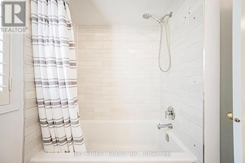 2912 Gardenview Crescent, Mississauga, ON - Indoor Photo Showing Bathroom