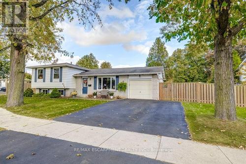 655 Cumberland Avenue, Burlington, ON - Outdoor With Facade