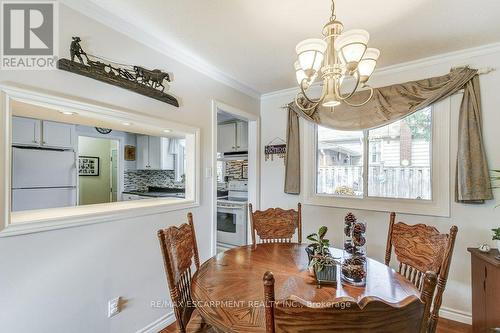 655 Cumberland Avenue, Burlington, ON - Indoor Photo Showing Dining Room