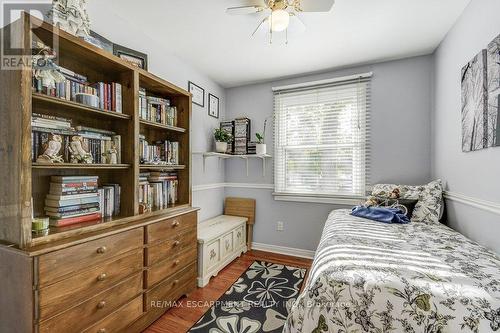 655 Cumberland Avenue, Burlington, ON - Indoor Photo Showing Bedroom