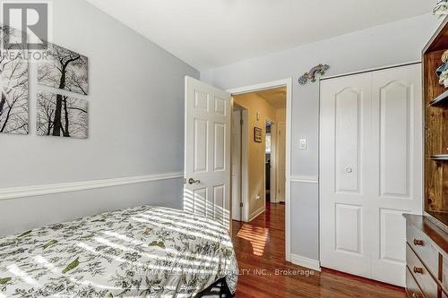 655 Cumberland Avenue, Burlington, ON - Indoor Photo Showing Bedroom