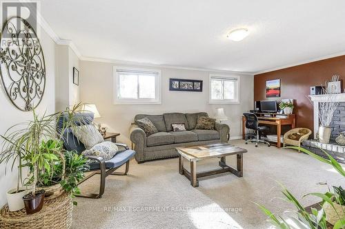 655 Cumberland Avenue, Burlington, ON - Indoor Photo Showing Living Room With Fireplace