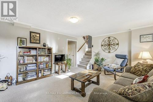 655 Cumberland Avenue, Burlington, ON - Indoor Photo Showing Living Room