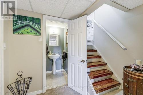 655 Cumberland Avenue, Burlington, ON - Indoor Photo Showing Other Room