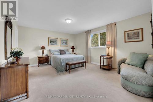 24 Jeanette Avenue, Grimsby, ON - Indoor Photo Showing Bedroom