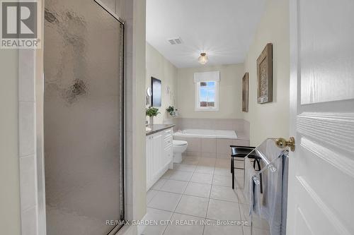 24 Jeanette Avenue, Grimsby, ON - Indoor Photo Showing Bathroom