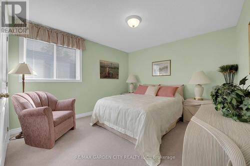 24 Jeanette Avenue, Grimsby, ON - Indoor Photo Showing Bedroom