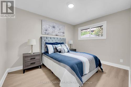 67 Glendee Road, Hamilton, ON - Indoor Photo Showing Bedroom