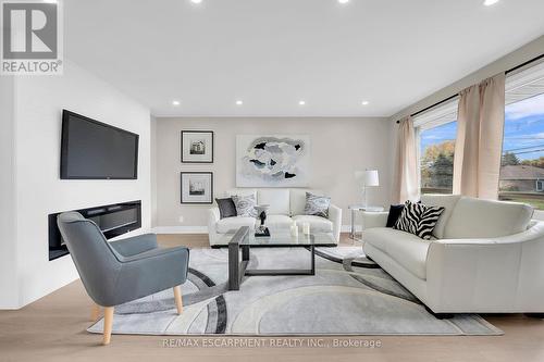 67 Glendee Road, Hamilton, ON - Indoor Photo Showing Living Room With Fireplace