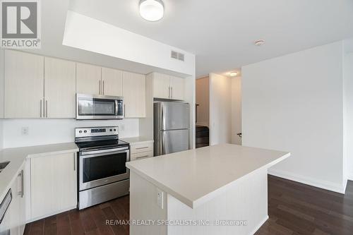 203 - 5279 Highway 7, Vaughan, ON - Indoor Photo Showing Kitchen