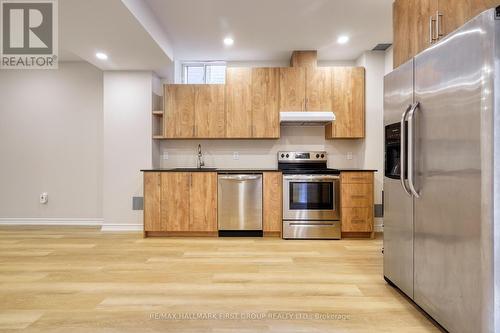 136 Milby Crescent, Bradford West Gwillimbury, ON - Indoor Photo Showing Kitchen