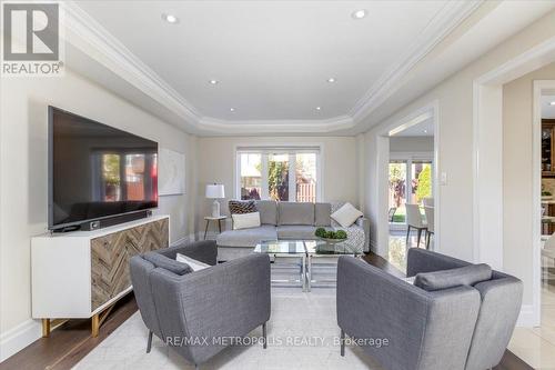 60 Noble Prince Place, Vaughan, ON - Indoor Photo Showing Living Room