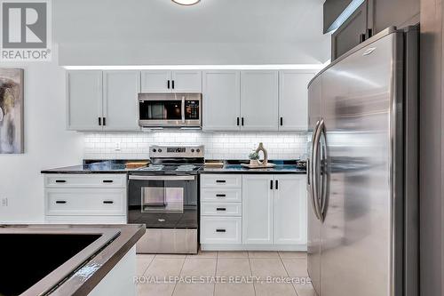 250 Fall Fair Way, Hamilton, ON - Indoor Photo Showing Kitchen With Stainless Steel Kitchen