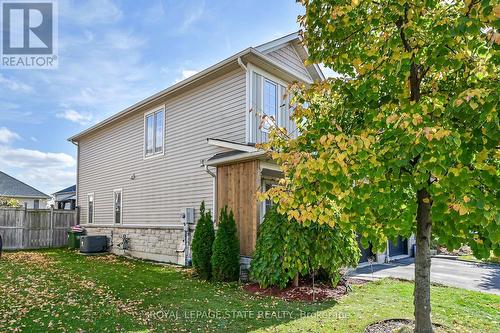 250 Fall Fair Way, Hamilton, ON - Outdoor