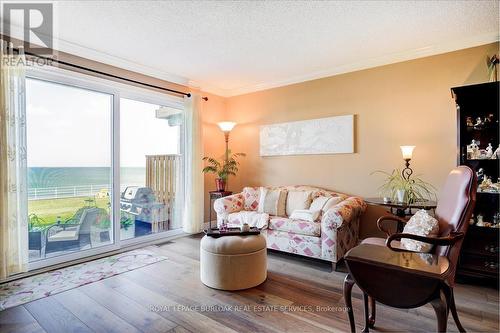 27 - 515 North Service Road, Hamilton, ON - Indoor Photo Showing Living Room