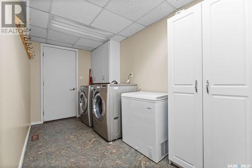 327 Kellough Road, Saskatoon, SK - Indoor Photo Showing Laundry Room