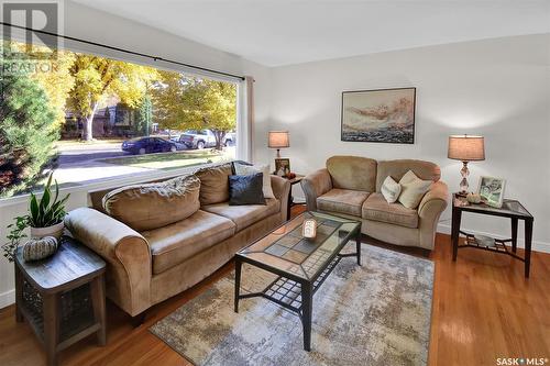 12 Mcaskill Crescent, Saskatoon, SK - Indoor Photo Showing Living Room