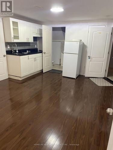 Bsmt - 368 Bent Crescent, Richmond Hill, ON - Indoor Photo Showing Kitchen