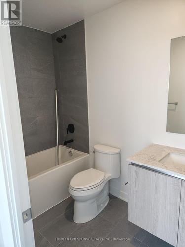 213 - 395 Dundas Street W, Oakville, ON - Indoor Photo Showing Bathroom