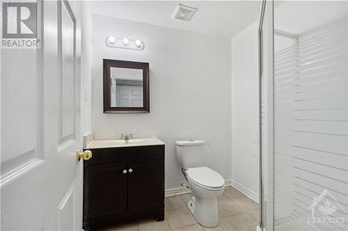 144 Carwood Circle, Ottawa, ON - Indoor Photo Showing Bathroom