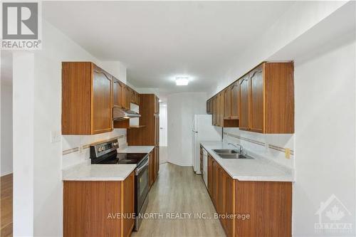 144 Carwood Circle, Ottawa, ON - Indoor Photo Showing Kitchen With Double Sink