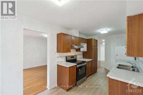 144 Carwood Circle, Ottawa, ON - Indoor Photo Showing Kitchen With Double Sink