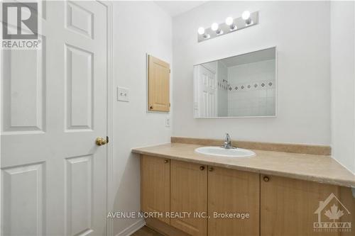 144 Carwood Circle, Ottawa, ON - Indoor Photo Showing Bathroom