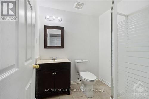 144 Carwood Circle, Ottawa, ON - Indoor Photo Showing Bathroom