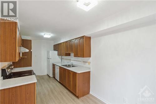 144 Carwood Circle, Ottawa, ON - Indoor Photo Showing Kitchen With Double Sink