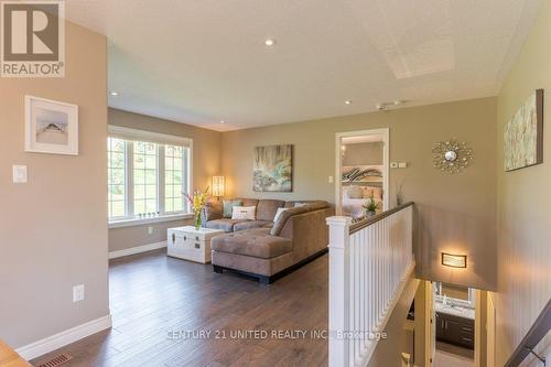 140 - 301 Carnegie Avenue, Peterborough (Northcrest), ON - Indoor Photo Showing Living Room