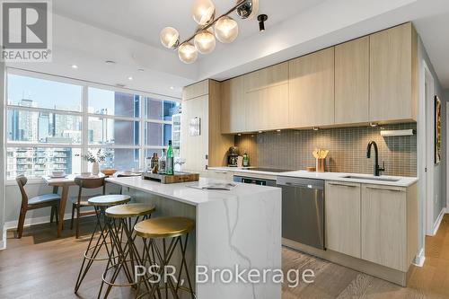 1001 - 501 Adelaide Street W, Toronto, ON - Indoor Photo Showing Kitchen With Upgraded Kitchen