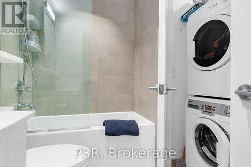 1001 - 501 Adelaide Street W, Toronto, ON - Indoor Photo Showing Laundry Room