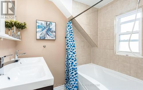 3 Binsell Avenue, Brampton, ON - Indoor Photo Showing Bathroom