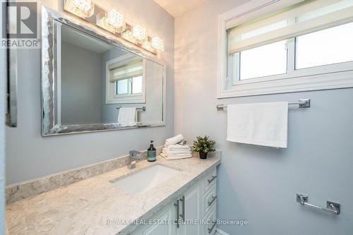 46 Wilton Drive, Brampton, ON - Indoor Photo Showing Bathroom