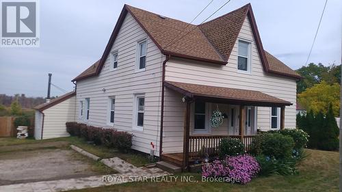 240 Freelton Road E, Hamilton, ON - Outdoor With Facade