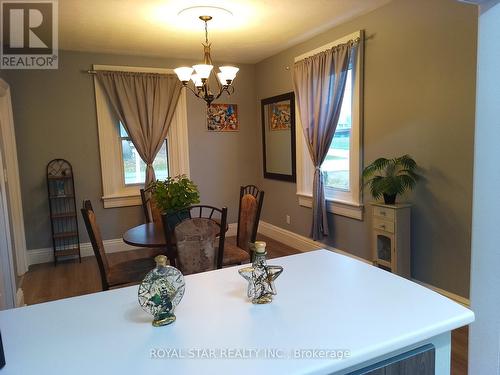 240 Freelton Road E, Hamilton, ON - Indoor Photo Showing Dining Room