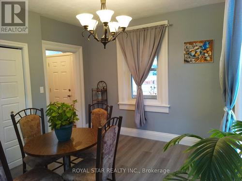 240 Freelton Road E, Hamilton, ON - Indoor Photo Showing Dining Room