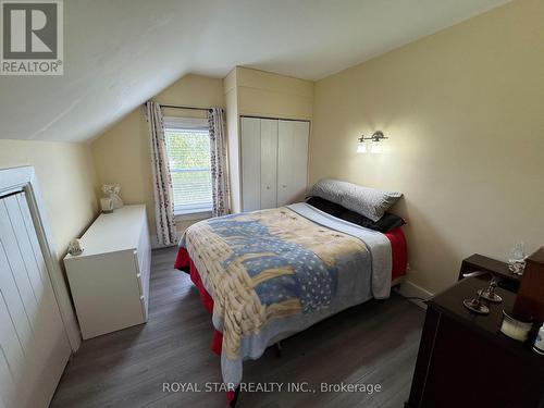 240 Freelton Road E, Hamilton, ON - Indoor Photo Showing Bedroom