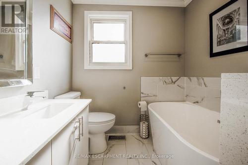 2132 Maplewood Drive, Burlington, ON - Indoor Photo Showing Bathroom