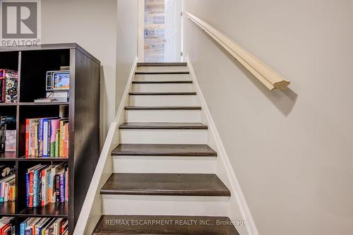 2132 Maplewood Drive, Burlington, ON - Indoor Photo Showing Other Room