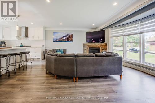 2132 Maplewood Drive, Burlington, ON - Indoor Photo Showing Living Room With Fireplace