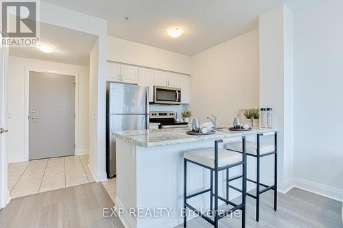 519 - 16 Concord Place, Grimsby, ON - Indoor Photo Showing Kitchen