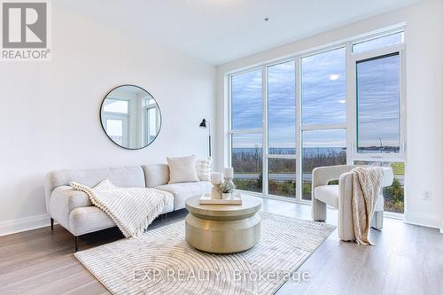 519 - 16 Concord Place, Grimsby, ON - Indoor Photo Showing Living Room