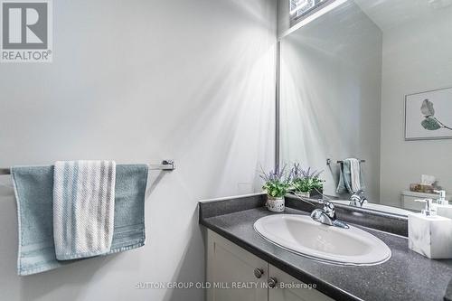 45 Bellagio Avenue, Hamilton, ON - Indoor Photo Showing Bathroom