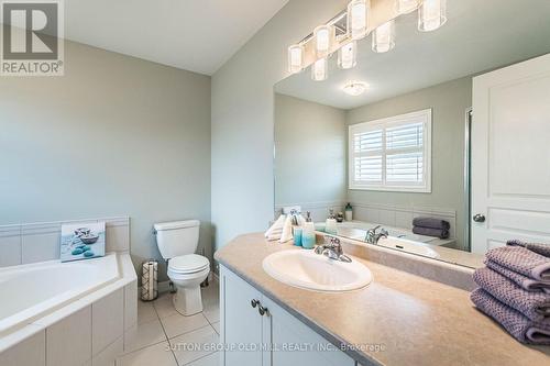 45 Bellagio Avenue, Hamilton, ON - Indoor Photo Showing Bathroom