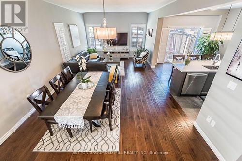 45 Bellagio Avenue, Hamilton, ON - Indoor Photo Showing Dining Room