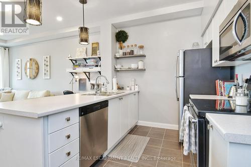 903 - 112 King Street E, Hamilton, ON - Indoor Photo Showing Kitchen